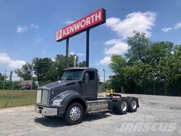 Kenworth T880 Conventional Trucks / Tractor Trucks