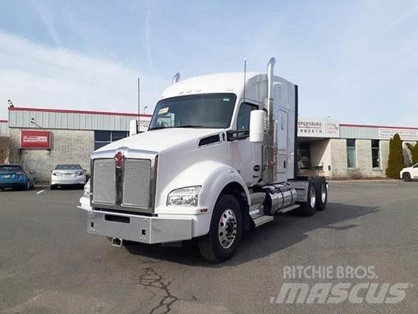 Kenworth T880 Conventional Trucks / Tractor Trucks