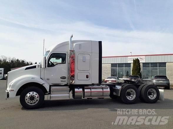 Kenworth T880 Conventional Trucks / Tractor Trucks