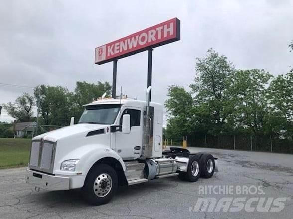 Kenworth T880 Conventional Trucks / Tractor Trucks