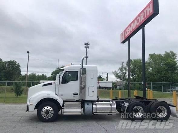 Kenworth T880 Conventional Trucks / Tractor Trucks