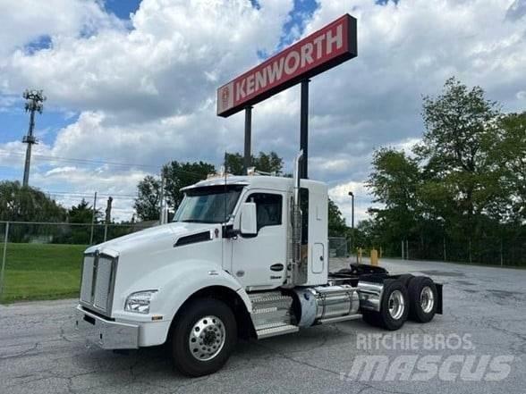 Kenworth T880 Conventional Trucks / Tractor Trucks