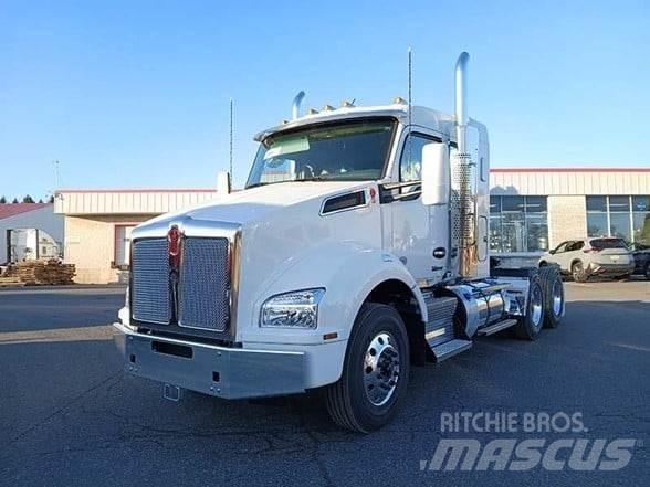 Kenworth T880 Conventional Trucks / Tractor Trucks