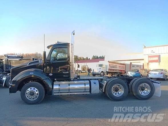 Kenworth T880 Conventional Trucks / Tractor Trucks