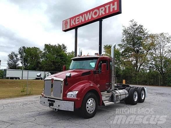 Kenworth T880 Conventional Trucks / Tractor Trucks