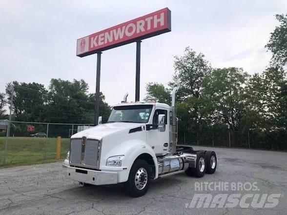 Kenworth T880 Conventional Trucks / Tractor Trucks