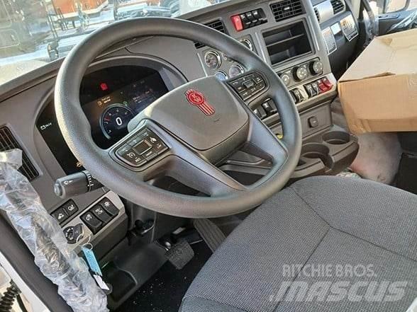 Kenworth T880 Conventional Trucks / Tractor Trucks