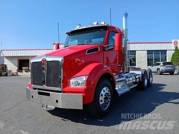 Kenworth T880 Conventional Trucks / Tractor Trucks