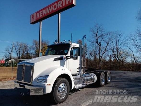 Kenworth T880 Conventional Trucks / Tractor Trucks