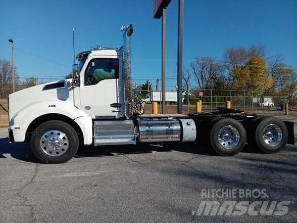 Kenworth T880 Conventional Trucks / Tractor Trucks