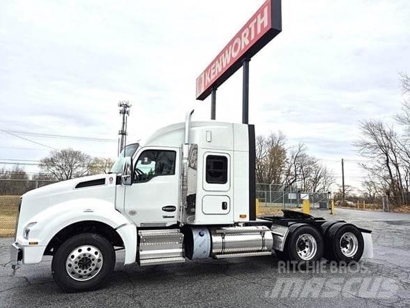 Kenworth T880 Conventional Trucks / Tractor Trucks