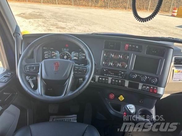 Kenworth T880 Conventional Trucks / Tractor Trucks