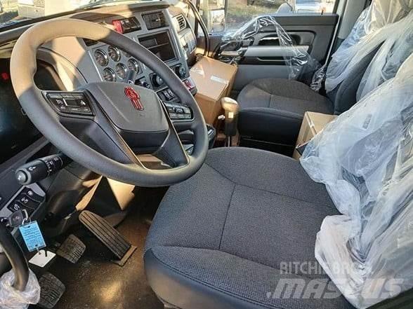 Kenworth T880 Conventional Trucks / Tractor Trucks