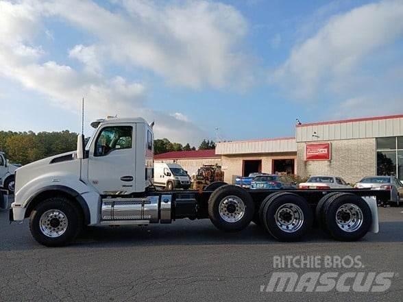 Kenworth T880 Cab & Chassis Trucks