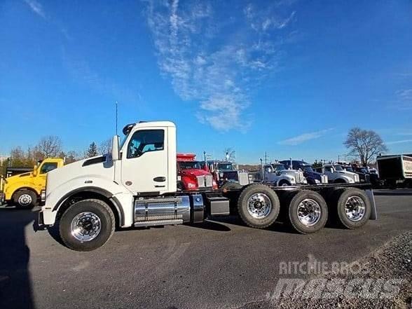 Kenworth T880 Cab & Chassis Trucks