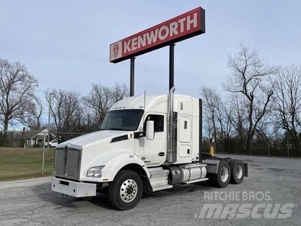 Kenworth T880 Conventional Trucks / Tractor Trucks