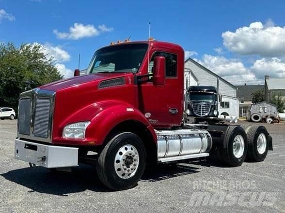 Kenworth T880 Conventional Trucks / Tractor Trucks