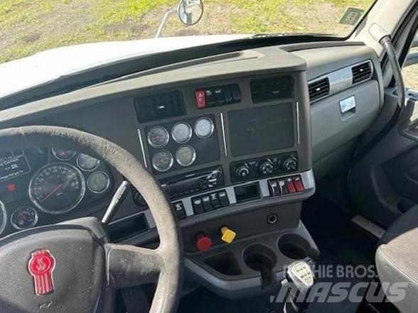 Kenworth T880 Conventional Trucks / Tractor Trucks