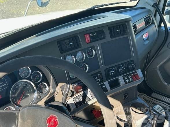 Kenworth T880 Conventional Trucks / Tractor Trucks