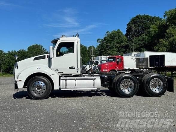 Kenworth T880 Conventional Trucks / Tractor Trucks