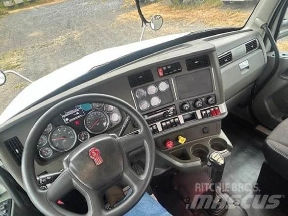 Kenworth T880 Conventional Trucks / Tractor Trucks
