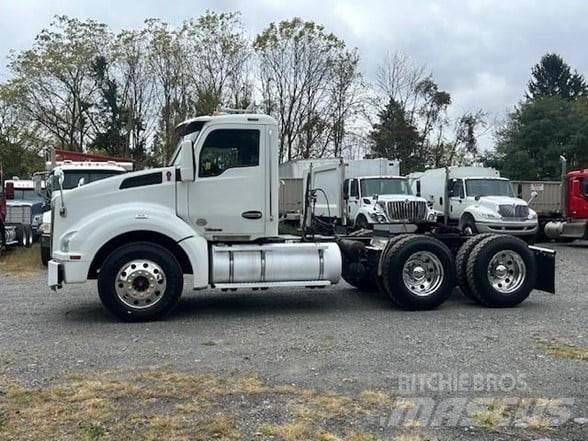 Kenworth T880 Conventional Trucks / Tractor Trucks