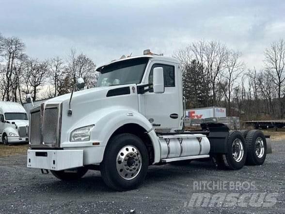 Kenworth T880 Conventional Trucks / Tractor Trucks
