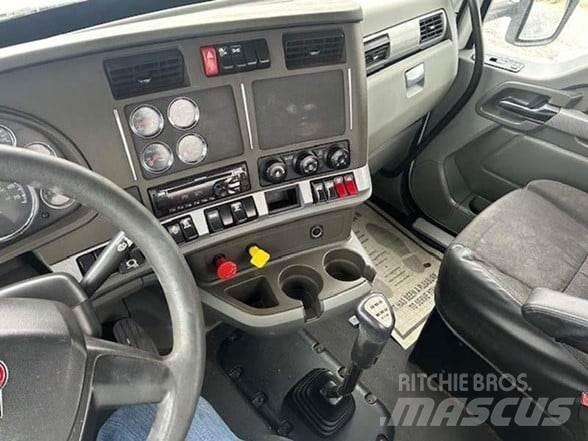 Kenworth T880 Conventional Trucks / Tractor Trucks