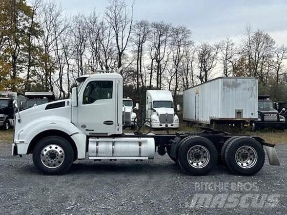 Kenworth T880 Conventional Trucks / Tractor Trucks