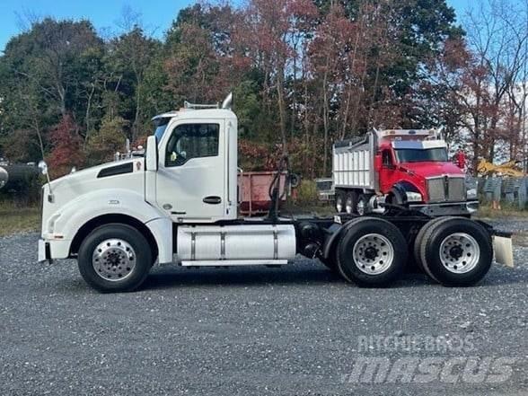 Kenworth T880 Conventional Trucks / Tractor Trucks