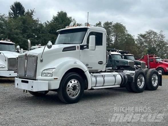 Kenworth T880 Conventional Trucks / Tractor Trucks