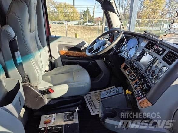 Kenworth T880 Dump Trucks