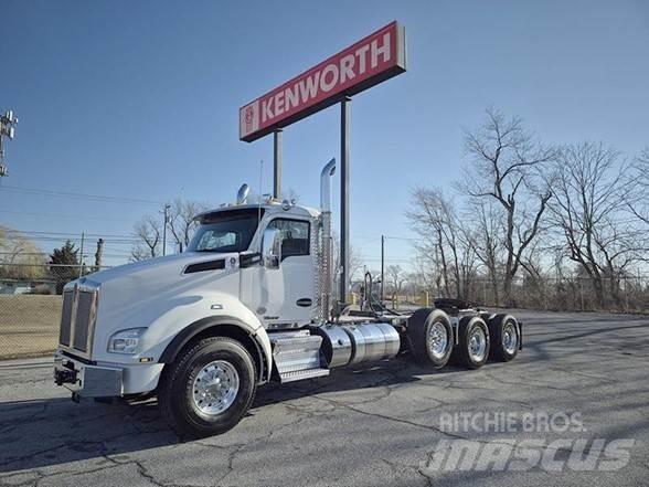 Kenworth T880 Conventional Trucks / Tractor Trucks