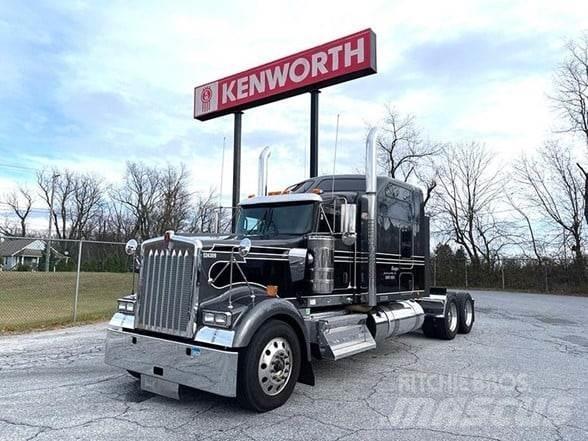 Kenworth W900 Conventional Trucks / Tractor Trucks