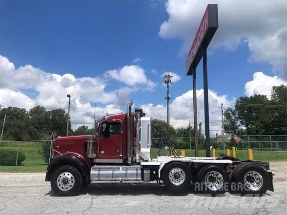 Kenworth W900B Conventional Trucks / Tractor Trucks