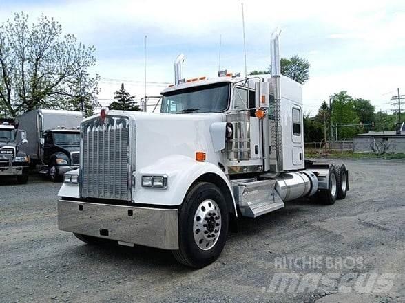 Kenworth W900L Conventional Trucks / Tractor Trucks