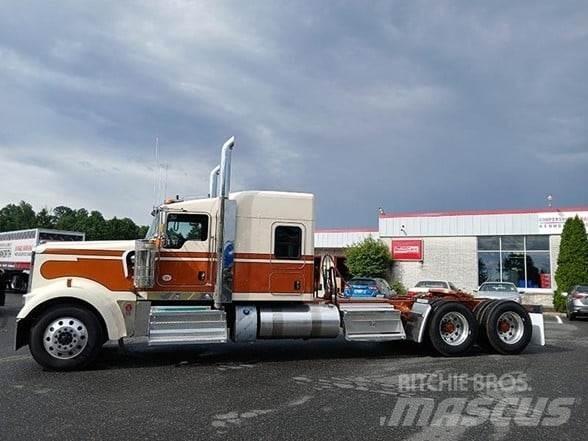 Kenworth W900L Conventional Trucks / Tractor Trucks