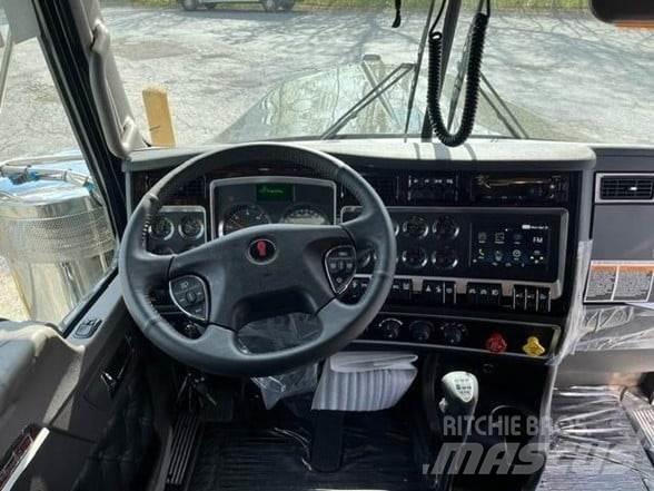 Kenworth W900L Conventional Trucks / Tractor Trucks