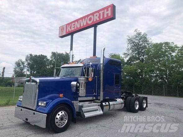 Kenworth W900L Conventional Trucks / Tractor Trucks