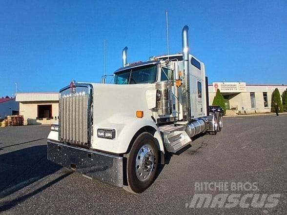 Kenworth W900L Conventional Trucks / Tractor Trucks