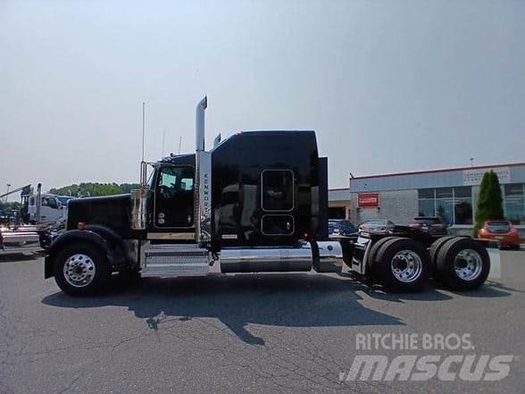 Kenworth W900L Conventional Trucks / Tractor Trucks
