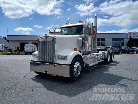 Kenworth W900L Conventional Trucks / Tractor Trucks