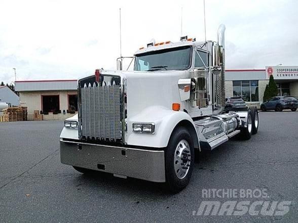 Kenworth W900L Conventional Trucks / Tractor Trucks