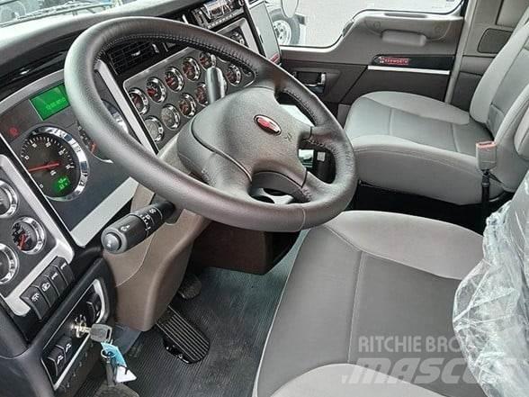 Kenworth W900L Conventional Trucks / Tractor Trucks