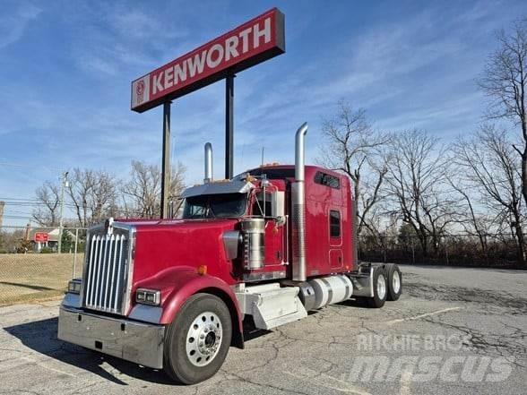 Kenworth W900L Conventional Trucks / Tractor Trucks