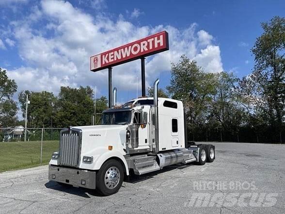 Kenworth W900L Conventional Trucks / Tractor Trucks