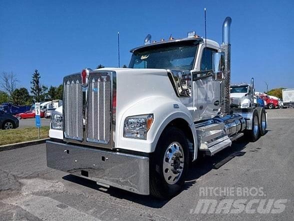Kenworth W990 Conventional Trucks / Tractor Trucks