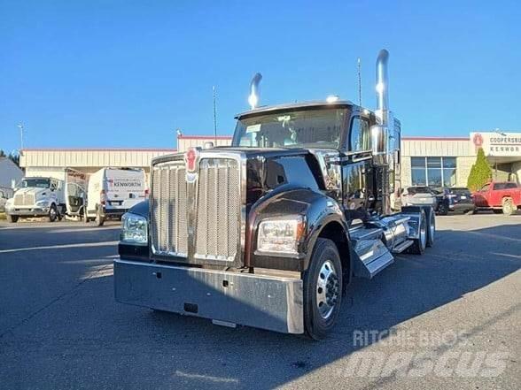 Kenworth W990 Conventional Trucks / Tractor Trucks
