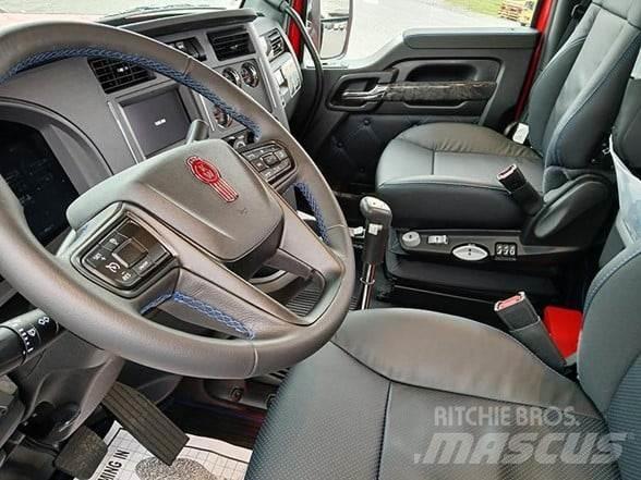 Kenworth W990 Conventional Trucks / Tractor Trucks