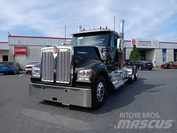 Kenworth W990 Conventional Trucks / Tractor Trucks